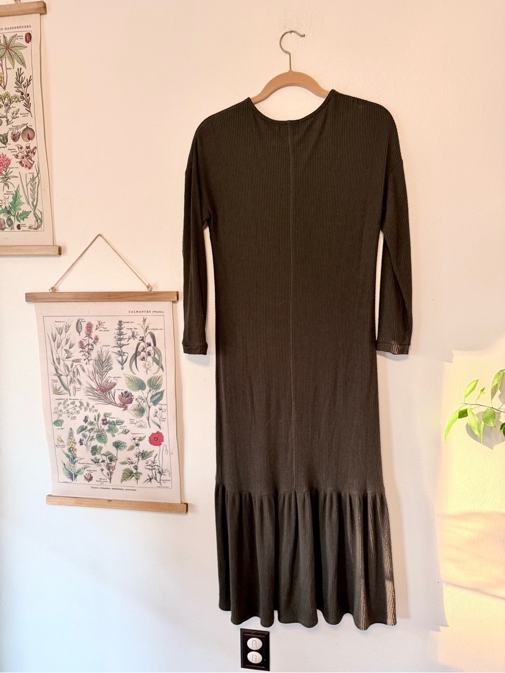 saturday sunday - XSmall -Women’s Olive Green V-Neck Maxi Dress with Flounce Hem - Picture 7 of 10